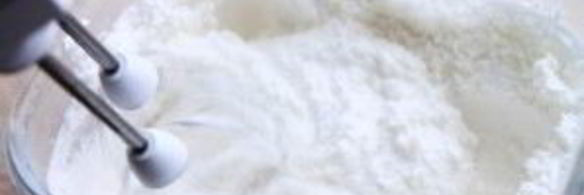 кокосово-клубничное пирожное