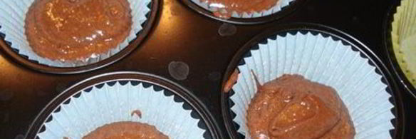 миндальные экспресс-пирожные с двумя видами шоколада