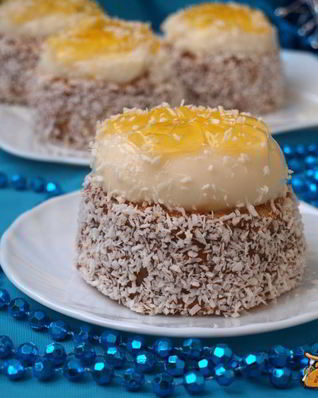 Пирожное Цветы под снегом