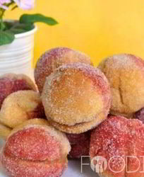 Пирожные Персики