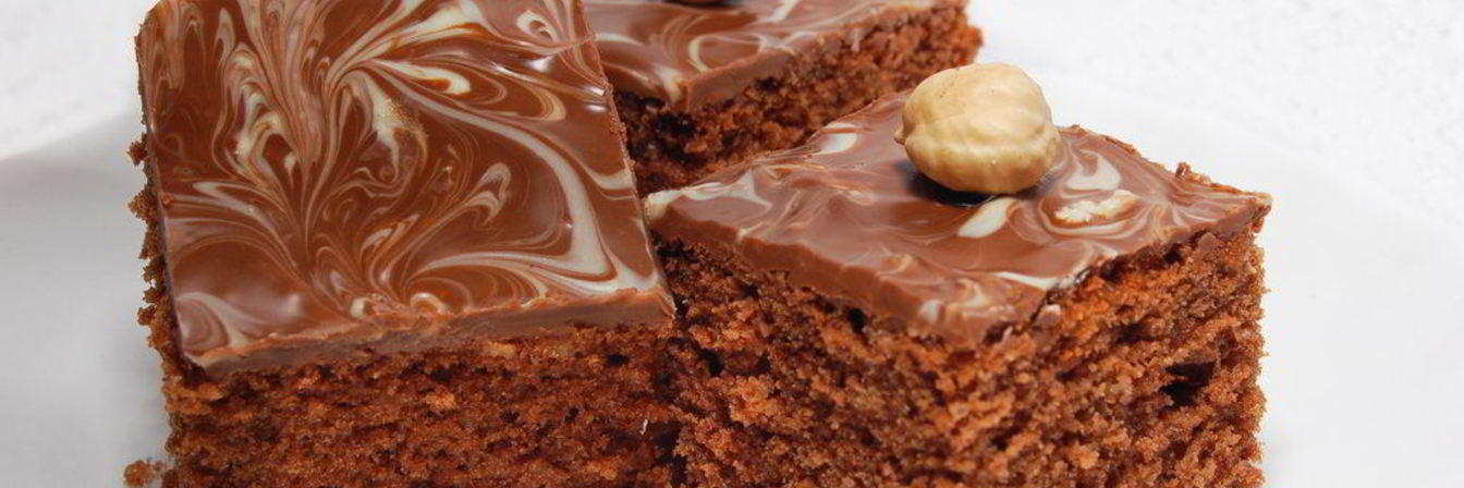 Шоколадные пирожные с фундуком