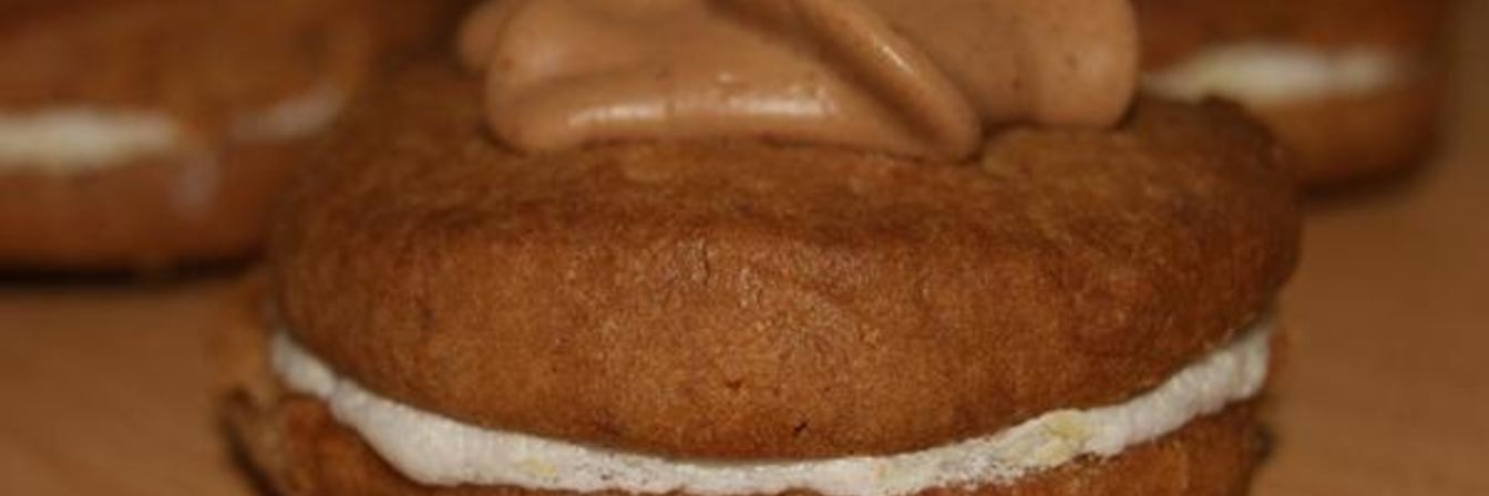 Шоколадные пирожные с кремом