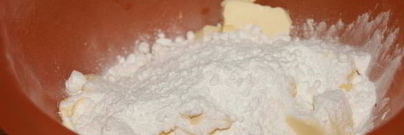 шоколадные пирожные с кремом