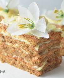 Воздушное миндальное пирожное с ванильным ароматом