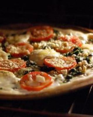 Быстрая пицца с моцареллой