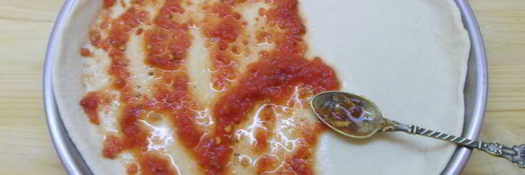 домашняя пицца с копченой колбасой