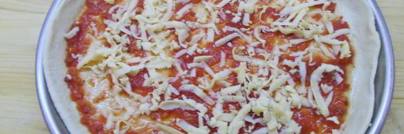 домашняя пицца с копченой колбасой