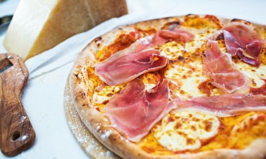Рецепт домашней пиццы с пармской ветчиной