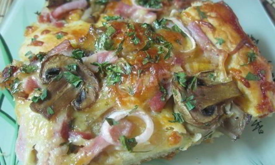 Рецепт домашней толстой пиццы с грибами