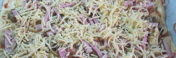 домашняя толстая пицца с грибами