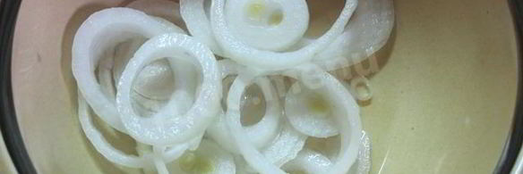 домашняя толстая пицца с грибами