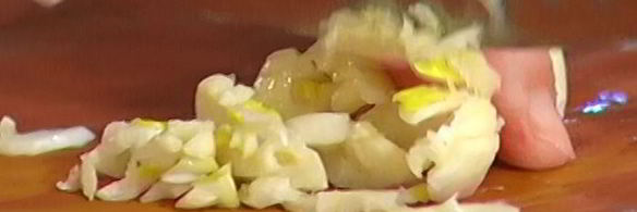 хрустящая пицца с ветчиной, помидорами и перцем