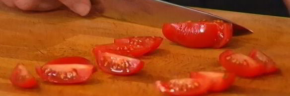 хрустящая пицца с ветчиной, помидорами и перцем