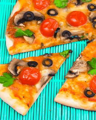 Легкая пицца с хрустящей корочкой