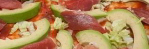 пицца с авокадо