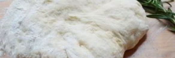 пицца с грибамии и колбасой