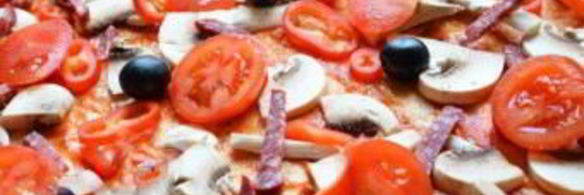 пицца с грибамии и колбасой