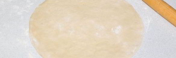 пицца с колбасой и грибами