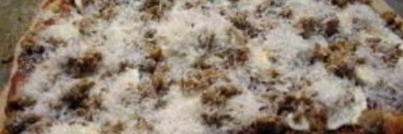 пицца с колбасой