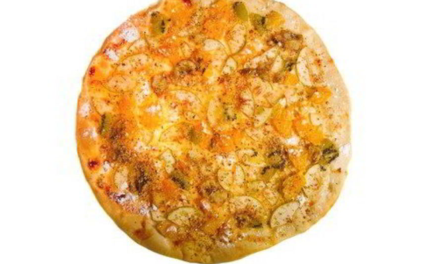 Рецепт пиццы с копченой рыбой и кислыми яблоками