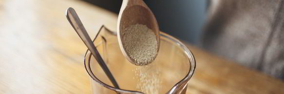 пицца с куриной грудкой и грибами в сливочном соусе