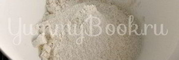 пицца с курицей, грибами и ананасами