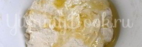 пицца с курицей, грибами и ананасами