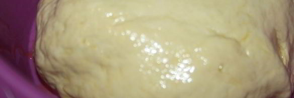 пицца с курицей и маслинами