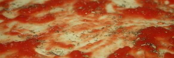 пицца с курицей и маслинами