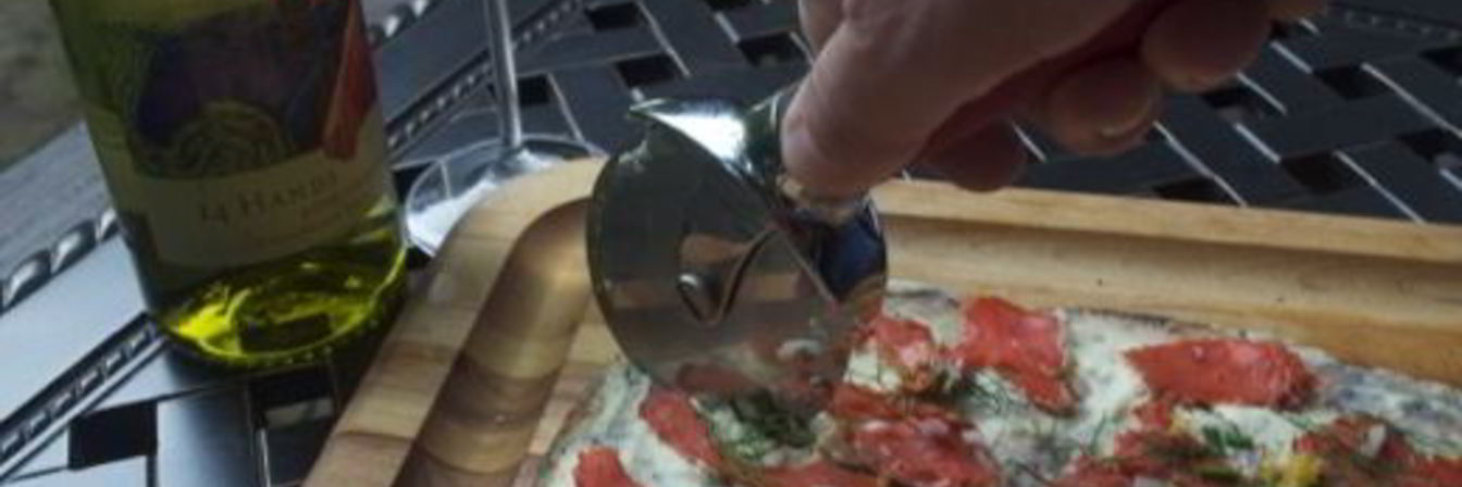 Пицца с лососем