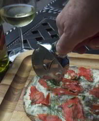 Пицца с лососем