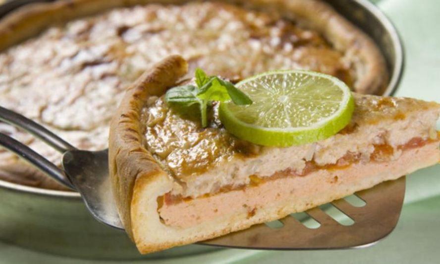 Рецепт пиццы с рыбой и орехами