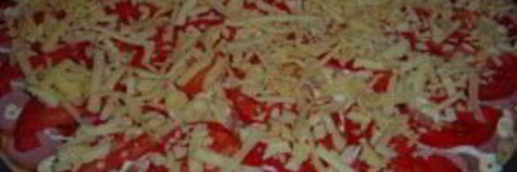 пицца с сосисками и сыром