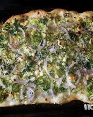 Пицца с цуккини и кукурузой