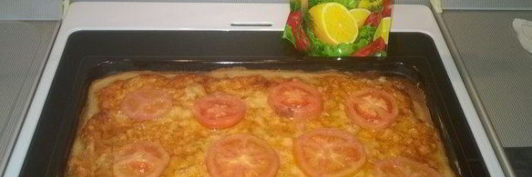 пицца с вареной колбасой