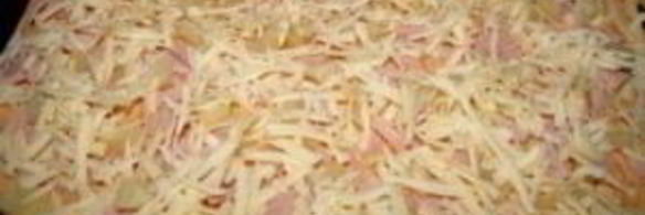 пицца с ветчиной и ананасами