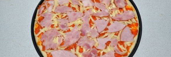 пицца с ветчиной и сыром