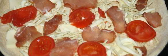 пицца с вяленым свиным окороком