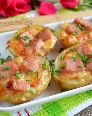 Пицца в картофельных лодочках