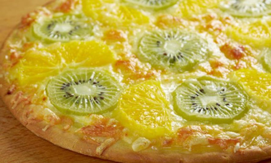 Рецепт сладкой пиццы с киви и апельсином