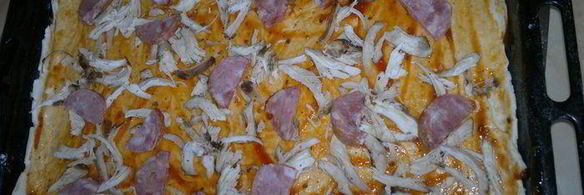слоеная пицца с копченой грудкой