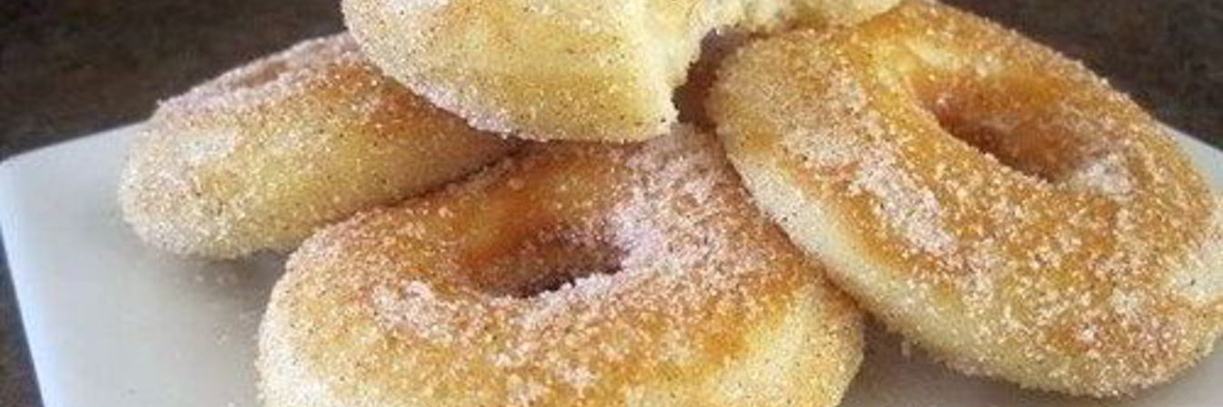 Пышные пончики с корицей