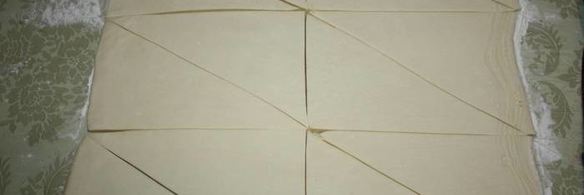 праздничные слойки с джемом