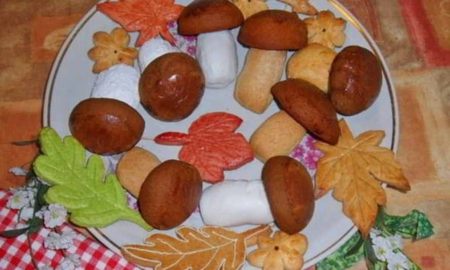 Рецепт пряников белых грибы и фигурное сырное печенье в хрустящей глазури