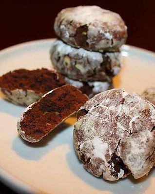 Шоколадные пряники с трещинками