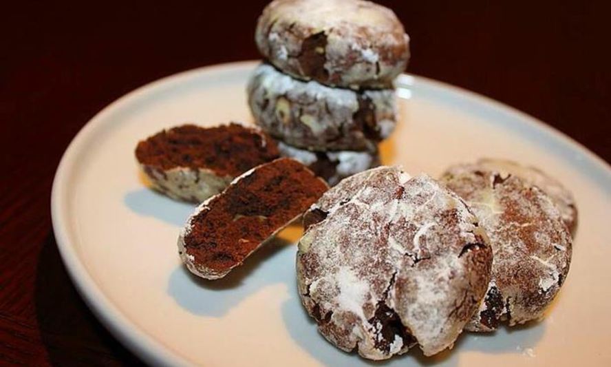 Рецепт шоколадных пряников с трещинками