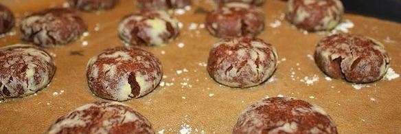 шоколадные пряники с трещинками