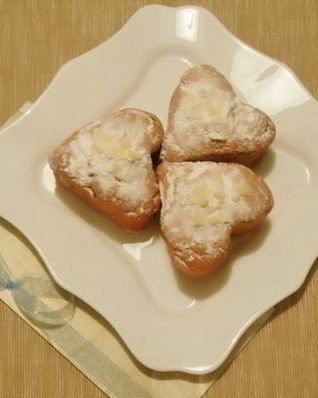 Заварные пряники на сметане с медом и смородиновой начинкой