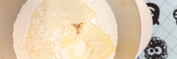 рулетики с марципаном и миндалем