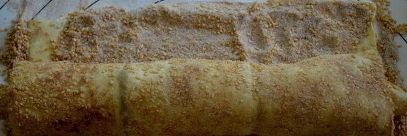 рулетики с золотистым кунжутом